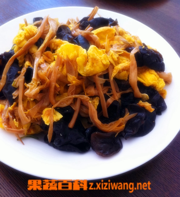 果蔬百科黄花菜炒鸡蛋