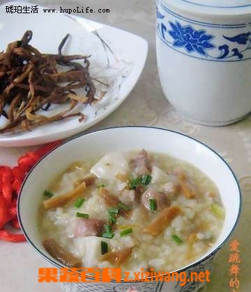 果蔬百科黄花菜咸肉粥
