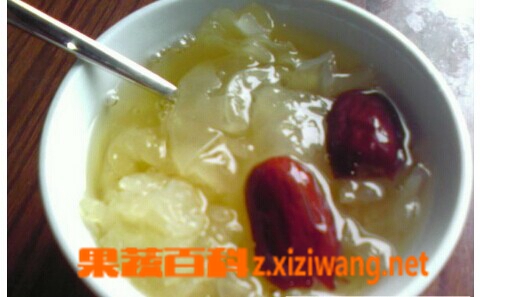 果蔬百科银耳雪梨汤