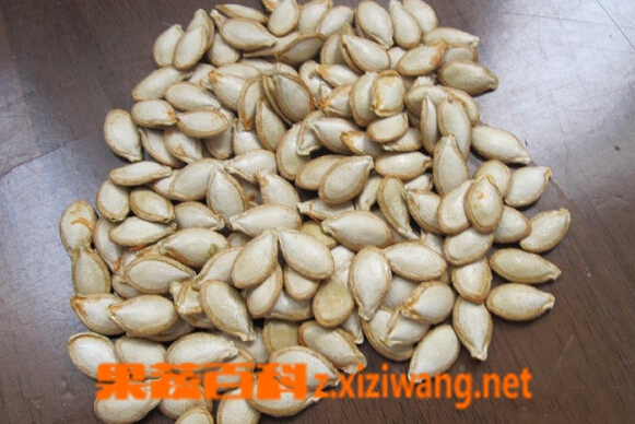 果蔬百科吃南瓜子的好处和坏处