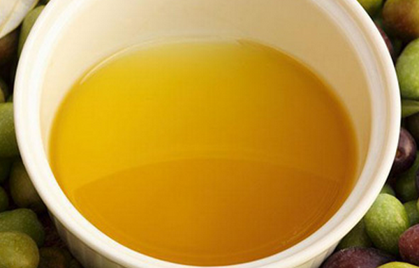 果蔬百科山茶油的三种妙用