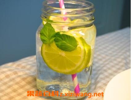 柠檬蜂蜜水