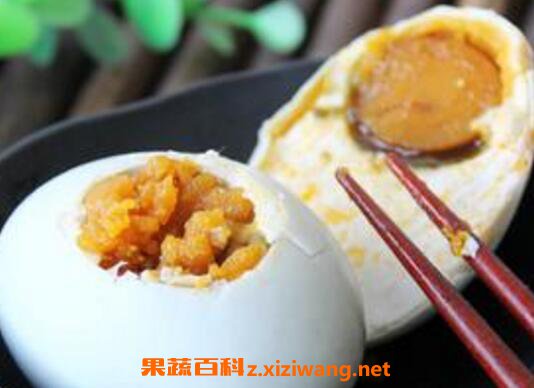 五香咸鸭蛋的腌制方法