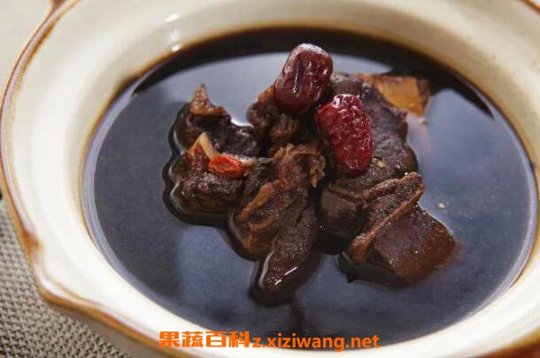 熟地排骨汤