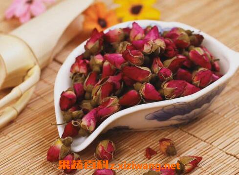 玫瑰花茶如何泡 玫瑰花茶的泡法技巧