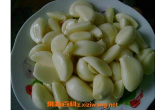 快速剥大量蒜的窍门 人工剥大蒜头最快方法