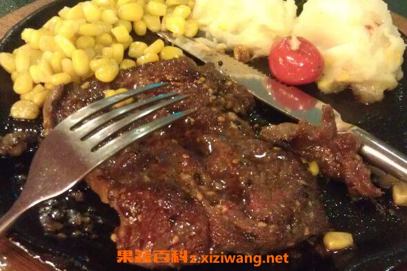 吃牛排刀叉应该如何拿 牛排刀叉的正确拿法
