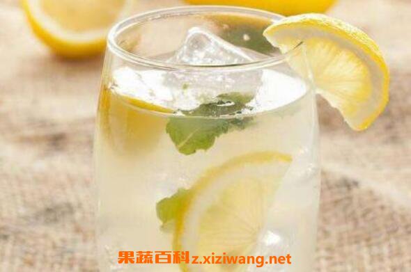 如何用柠檬片泡水 柠檬片泡水的正确泡法