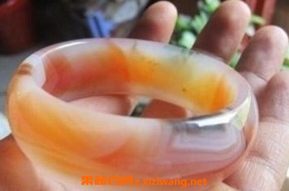 玉髓和玛瑙的区别
