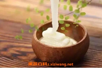 椴树蜜的作用与功效 椴树蜜结晶真假图片