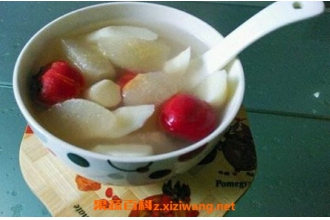 山楂梨水的功效与作用 吃山楂炖梨的好处