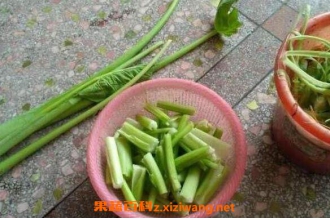 芋荷梗是什么 芋荷梗怎么吃