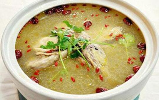 鸭子汤的功效与作用 鸭子汤里炖什么好吃