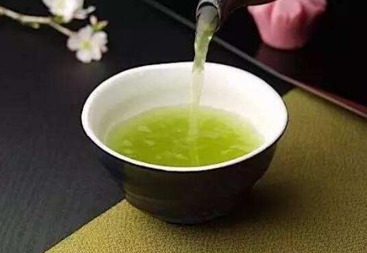茶水洗脸的正确方法详细步骤