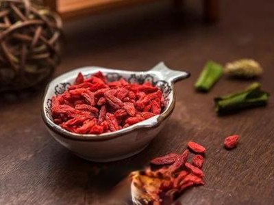 蒲公英与构杞茶的功效与作用 蒲公英枸杞可以天天喝吗