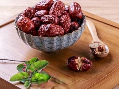 �ѹ�Ӣ���������ˮ�ȵĹ�Ч������