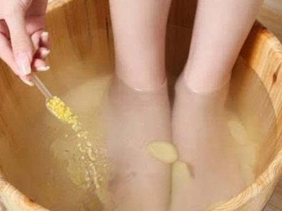 ���Ŷ���ˮ�ݽſ�����